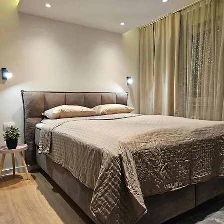 Apartment Ena *