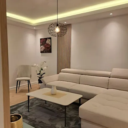Ena Apartment *