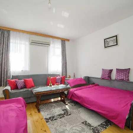 Apartament Apartman Ena