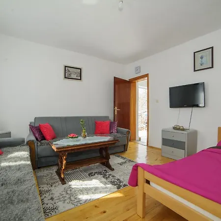 Apartman Ena *
