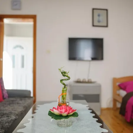Apartament Apartman Ena *